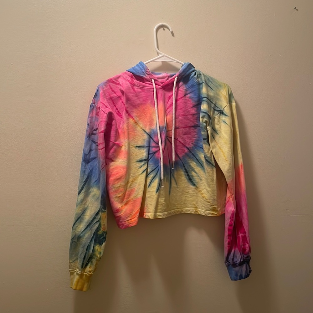 Cropped tie dye hoodie